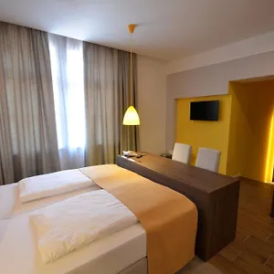 3* Hotell Emonec